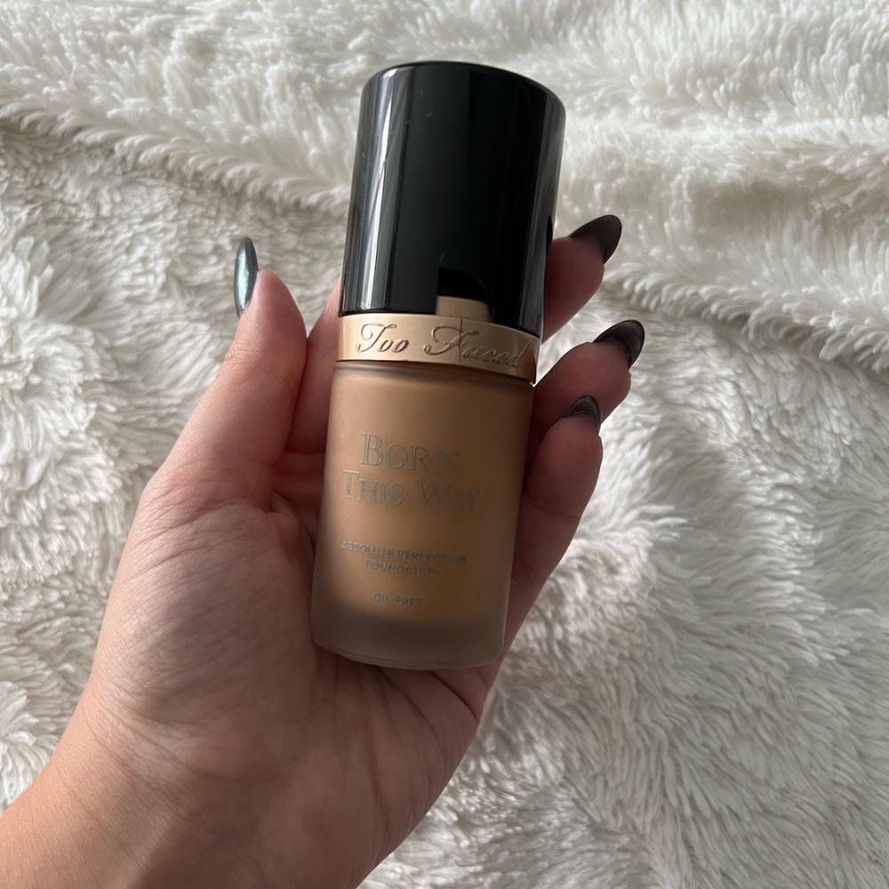 Too faced born this way foundation in sand